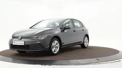 Grijs Gebruikt 2022 VW Golf VIII Life Hatchback | € 24.880 (Eerlijke prijs)