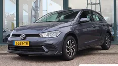Grijs Gebruikt 2023 VW Polo Life Hatchback | € 20.895 (Eerlijke prijs)