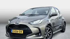 Gebruikt 2022 Toyota Yaris Hybrid Hatchback | € 20.999 (Eerlijke prijs)