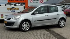Grijs Gebruikt 2009 Renault Clio R.S. Hatchback | € 4.444 (Eerlijke prijs)