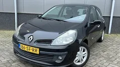 Zwart Gebruikt 2005 Renault Clio II Hatchback | € 1.950 (Eerlijke prijs)