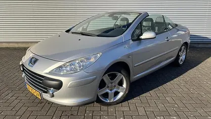 Grijs Occasion 2007 Peugeot 307 CC Cabriolet | € 4.235 (Eerlijke prijs)