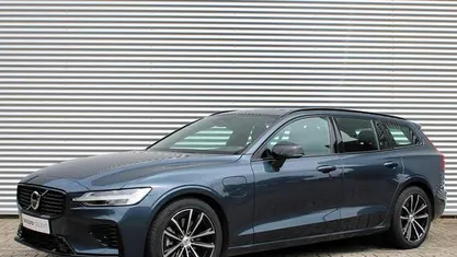 Occasion 2025 Volvo V60 Plus Stationwagen | € 43.950 (Eerlijke prijs)