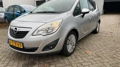 Grijs Gebruikt 2013 Opel Meriva Design Edition MPV | € 3.450 (Eerlijke prijs)