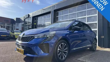 Blauw Occasion 2026 Renault Clio V Techno Hatchback | € 21.985 (Eerlijke prijs)