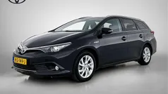 Zwart Gebruikt 2016 Toyota Auris Trend Hatchback | € 11.750 (Eerlijke prijs)