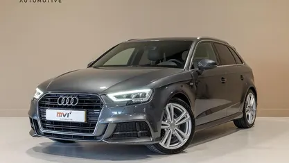 Grijs Gebruikt 2020 Audi A3 Sportback S-Line Hatchback | € 21.000 (Super prijs)
