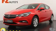 Rood Gebruikt 2016 Opel Astra Edition Hatchback | € 12.945 (Eerlijke prijs)