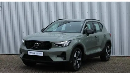 Groen Gebruikt 2025 Volvo XC40 Plus SUV | € 43.950 (Eerlijke prijs)