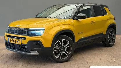 Geel Occasion 2024 Jeep Avenger EV Summit SUV | € 26.895 (Eerlijke prijs)