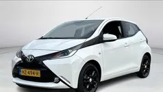 Wit Gebruikt 2016 Toyota Aygo X-play Hatchback | € 8.445 (Eerlijke prijs)
