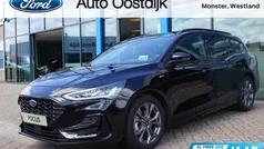 Zwart Gebruikt 2023 Ford Focus ST-Line Stationwagen | € 25.650 (Eerlijke prijs)