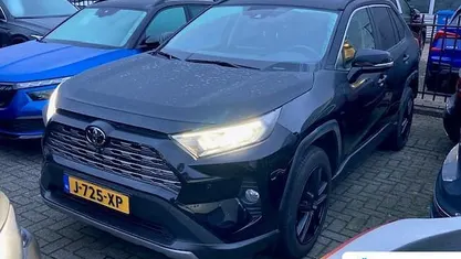 Zwart Gebruikt 2020 Toyota RAV4 SUV | € 29.895 (Eerlijke prijs)