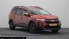 Rood Gebruikt 2024 Dacia Jogger Extreme MPV | € 23.445 (Eerlijke prijs)