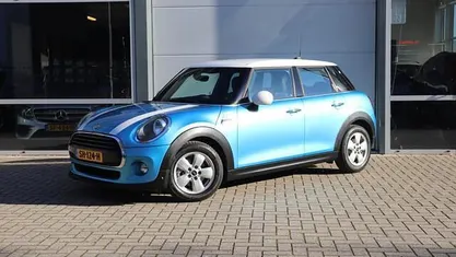 Blauw Gebruikt 2018 Mini Cooper Hatchback | € 11.950 (Super prijs)