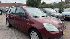 Rood Gebruikt 2002 Ford Fiesta Ambiente Hatchback | € 1.250 (Eerlijke prijs)