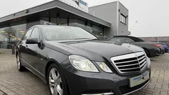 Grijs (metallic) Gebruikt 2011 Mercedes E200 Avantgarde Sedan | € 14.950 (Eerlijke prijs)