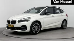Wit Gebruikt 2019 BMW 218 Executive Stationwagen | € 24.935 (Eerlijke prijs)