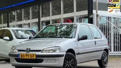 Grijs Gebruikt 2001 Peugeot 106 Hatchback | € 995 (Eerlijke prijs)