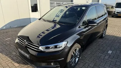 Mpv Gebruikt 2022 VW Touran Highline MPV | € 31.950 (Eerlijke prijs)