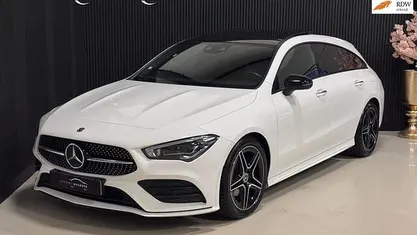 Wit Occasion 2021 Mercedes CLA180 Shooting Brake AMG Stationwagen | € 21.490 (Super prijs)