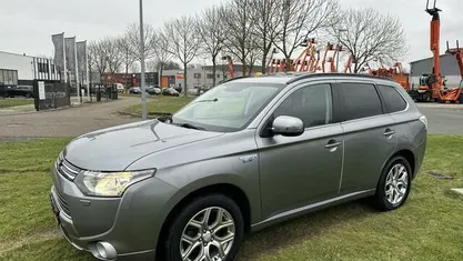 Occasion Mitsubishi Outlander Instyle 121 PK (88 kW) 2013 Grijs SUV