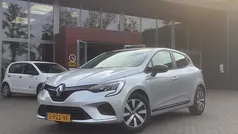 Gebruikt 2023 Renault Clio V Equilibre Hatchback | € 15.450 (Eerlijke prijs)