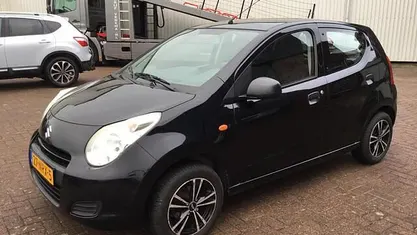 Zwart Gebruikt 2010 Suzuki Alto Hatchback | € 2.200 (Eerlijke prijs)