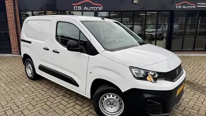 Gebruikt 2022 Peugeot Partner Premium MPV | € 8.299 (Super prijs)