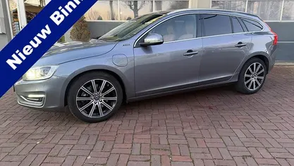 Grijs Gebruikt 2015 Volvo V60 R-Design Stationwagen | € 6.950 (Super prijs)