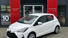 Wit Gebruikt 2020 Toyota Yaris Hybrid Hatchback | € 15.900 (Eerlijke prijs)