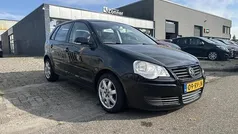 Zwart Gebruikt 2005 VW Polo Hatchback | € 1.950 (Eerlijke prijs)
