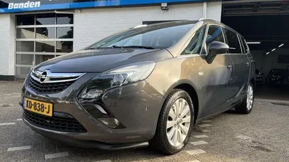 Grijs Gebruikt 2016 Opel Zafira Tourer Innovation MPV | € 13.450 (Eerlijke prijs)