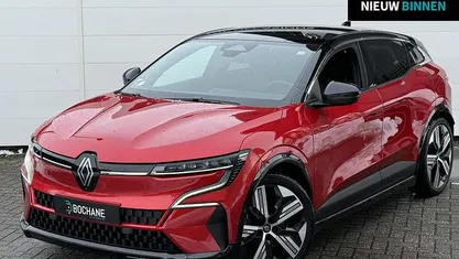 Gebruikt 2022 Renault Megane E-Tech Iconic Hatchback | € 26.740 (Eerlijke prijs)