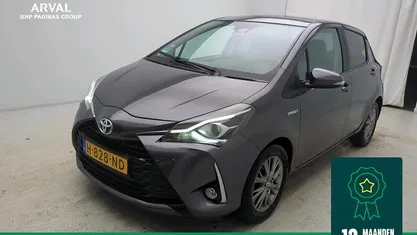 Occasion Toyota Yaris Hybrid 101 PK (74 kW) 2020 Grijs Hatchback