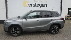 Grijs Gebruikt 2022 Suzuki Vitara Style SUV | € 23.950 (Eerlijke prijs)