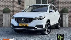 Wit Gebruikt 2020 MG ZS Luxury Sedan | € 13.950 (Eerlijke prijs)