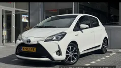 Wit Gebruikt 2018 Toyota Yaris Hybrid Design Hatchback | € 16.700 (Eerlijke prijs)
