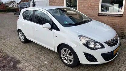 Wit Occasion 2014 Opel Corsa Business Hatchback | € 3.350 (Eerlijke prijs)