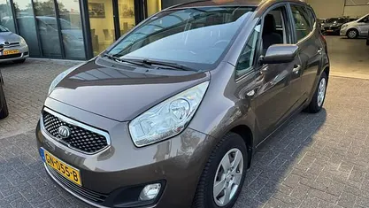 Occasion Kia Venga Comfort 125 PK (91 kW) 2013 Bruin Hatchback