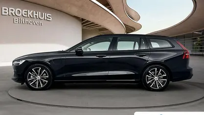 Zwart Occasion 2025 Volvo V60 Stationwagen | € 47.895 (Eerlijke prijs)