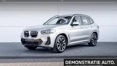Kaschmirsilber metallic (a72) (grijs metallic) Gebruikt 2025 BMW iX3 Executive SUV | € 59.900 (Eerlijke prijs)