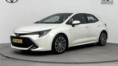 Wit Gebruikt 2019 Toyota Corolla Business Edition Hatchback | € 19.945 (Eerlijke prijs)