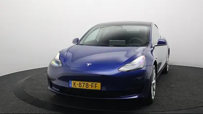 Blauw Occasion 2020 Tesla Model 3 Standard Range Sedan | € 23.845 (Eerlijke prijs)