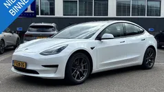 Gebruikt 2021 Tesla Model 3 Standard Range Sedan | € 24.899 (Eerlijke prijs)