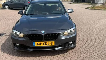 Grijs Occasion 2012 BMW 320 Executive Sedan | € 9.499 (Eerlijke prijs)