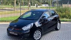 Zwart Gebruikt 2012 Kia Rio Hatchback | € 6.745 (Eerlijke prijs)
