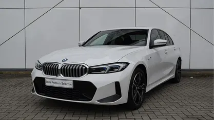 Gebruikt 2025 BMW 330e Executive Sedan | € 52.750 (Eerlijke prijs)