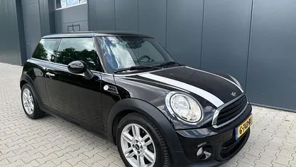 Zwart Gebruikt 2012 Mini ONE Chili Hatchback | € 4.750 (Eerlijke prijs)