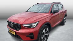 Rood Gebruikt 2025 Volvo XC40 Plus SUV | € 42.890 (Eerlijke prijs)